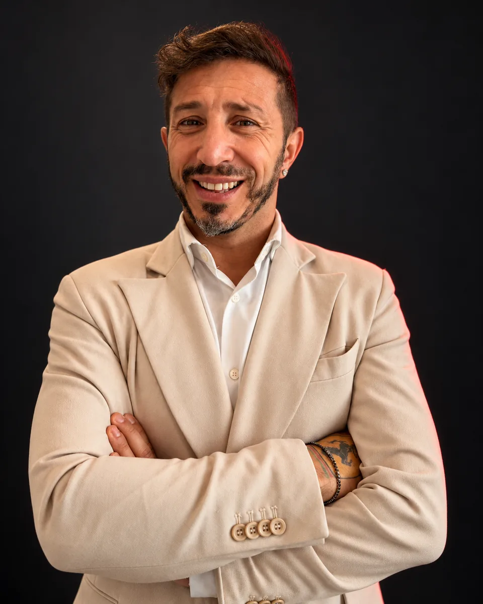 Marco Porpora, titolare di MP Edile & Immobiliare, ritratto in studio